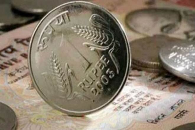 Rupee hits all-time low, opposition hits at BJP Rupee hits all-time low, opposition hits at BJP