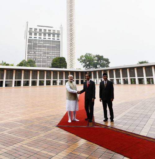 It is the largest mosquein Southeast Asia and the third largest Sunni mosque in term of capacity. (IMAGE: Twitter/ narendramodi)
