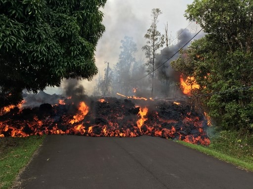 Hawaii Volcanic Eruption: Lava crosses highway, destroys 400 utility poles Hawaii Volcanic Eruption: Lava crosses highway, destroys 400 utility poles