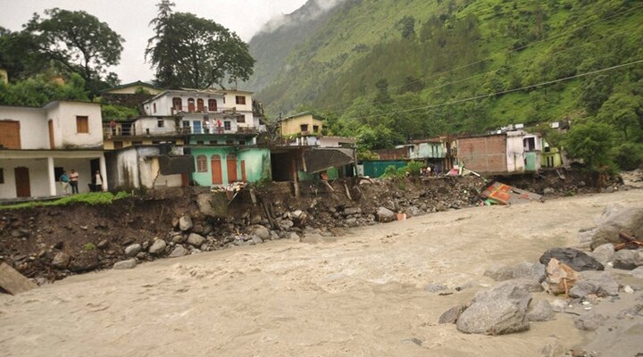 Cloudbursts, heavy rains wreak havoc in parts of Uttarakhand; Duststrom kills 4 in UP Cloudbursts, heavy rains wreak havoc in Uttarakhand; Dust storm kills 5 in UP, Delhi