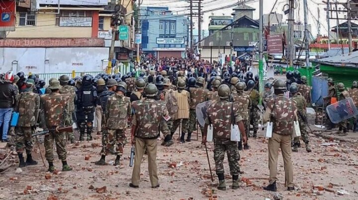 CM says Shillong clash not communal; curfew relaxed for 7 hrs Eerie calm in Shillong's Bara Bazaar after violence between Sikhs & Khasis