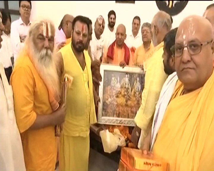 Angry over Naqvi's statement, Ayodhya priests meet Yogi to discuss Ram temple matter Angry over Naqvi's statement, Ayodhya priests meet Yogi to discuss Ram temple matter