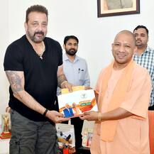 Yogi Adityanath meets Sanjay Dutt as part of BJP\'s \'Sampark for Samarthan\' initiative