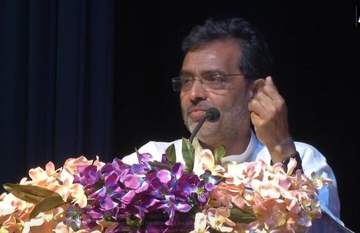 Upendra Kushwaha clarifies his 'kheer' remarks, says 'neither sought milk from RJD nor sugar from BJP' Upendra Kushwaha clarifies his 'kheer' remark, says 'neither sought milk from RJD nor sugar from BJP'