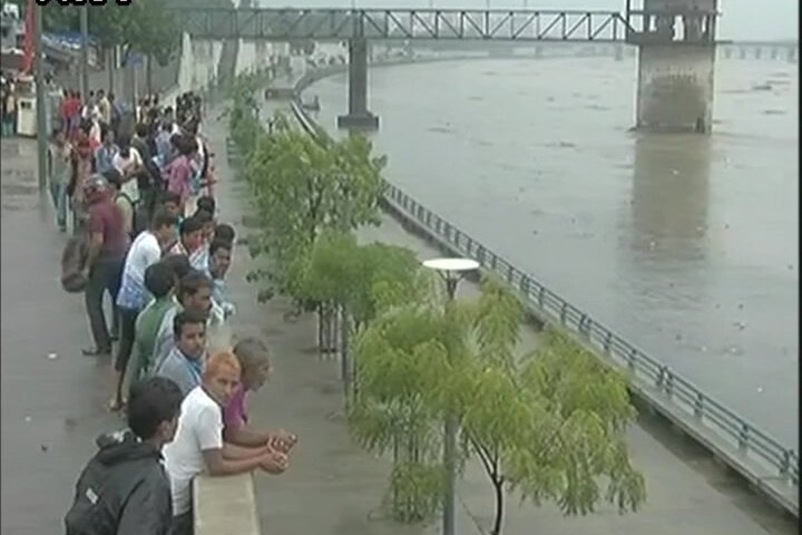 Lesbian couple commits suicide after throwing baby in river Gujarat: Lesbian couple commits suicide after throwing baby in river