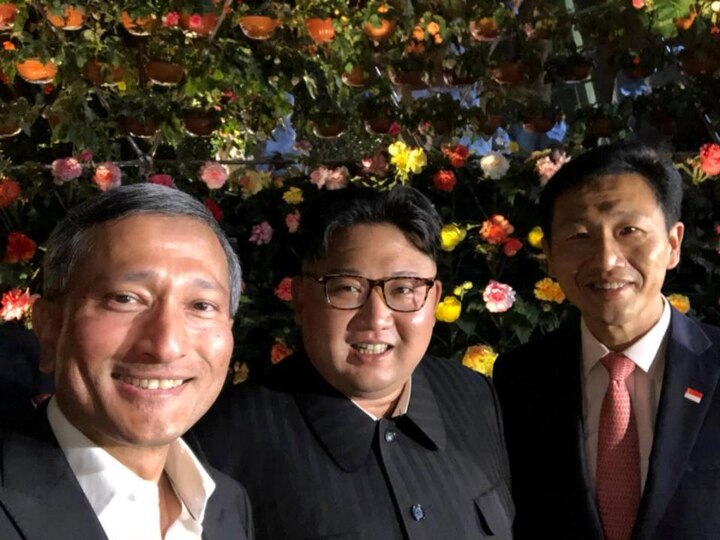 Kim Jong-un just posed for his first selfie in Singapore; Kim Jong Un Donald Trump summit Kim Jong Un just posed for his first selfie