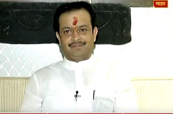 He enjoyed a large following among politicians and film stars.