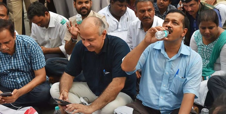 Delhi: Dy CM begins indefinite hunger strike at day 2 of AAP's sit-in at LG office Delhi: Dy CM begins indefinite hunger strike at day 2 of AAP's sit-in at LG office