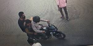 Shujaat Bukhari killing: JK Police releases pictures of suspected attackers