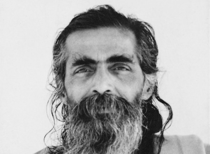 Key Sonia Gandhi aide, in his memoirs, says Golwalkar had played a key role in persuading Maharaja Hari Singh of Jammu and Kashmir to accede to India Key Sonia Gandhi aide, in his memoirs, says Golwalkar had played a key role in persuading Maharaja Hari Singh of Jammu and Kashmir to accede to India