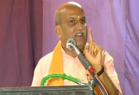 Sri Ram Sene chief Pramod Muthalik likens Gauri Lankesh's murder to dog's death Pramod Muthalik likens Gauri Lankesh's murder to dog's death