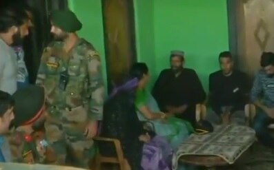 J&K: Defence Minister Nirmala Sitharaman visits martyr Aurangzeb's residence in Poonch J&K: Defence Minister Nirmala Sitharaman visits martyr Aurangzeb's residence