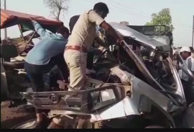 MP: Major accident between tractor trolley & jeep kills 12 people in Morena; 6 critically injured MP: Major accident between tractor trolley & jeep kills 12 people in Morena; 8 critically injured