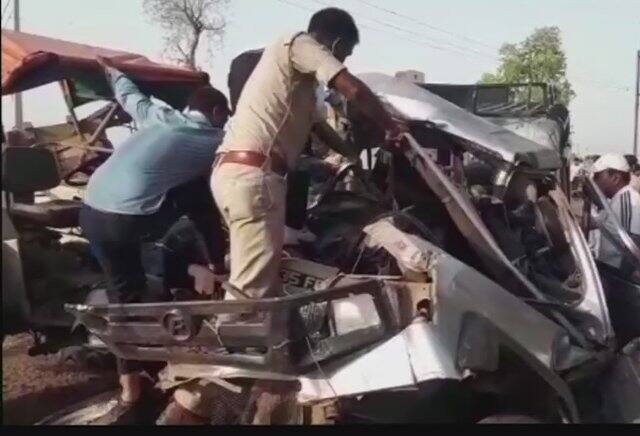 MP: Major accident between tractor trolley & jeep kills 12 people in Morena; 8 critically injured MP: Major accident between tractor trolley & jeep kills 12 people in Morena; 8 critically injured