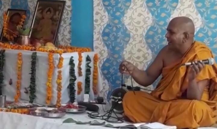 UP: 5 dalit families convert to Buddhism, cite prevailing untouchability practices UP: 5 Dalit families convert to Buddhism, cite prevailing untouchability practices