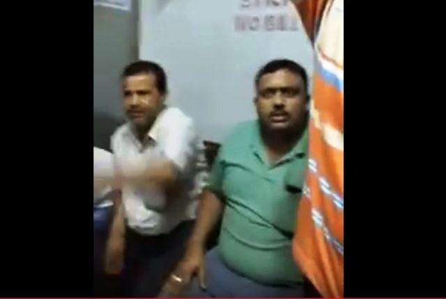 Couple harassed in Kolkata train, woman taunted for wearing jeans WATCH: Couple harassed in Kolkata train, woman taunted for wearing jeans