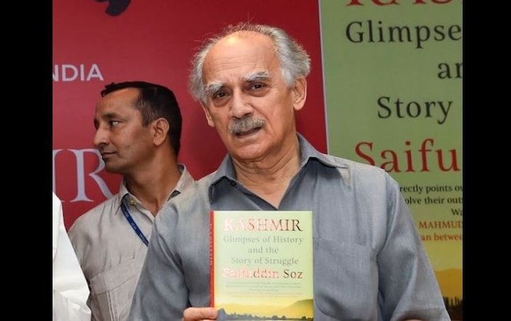 BJP leader Arun Shourie hits out at Modi government, terms surgical strike against Pakistan as 'farzical' strike BJP leader Arun Shourie hits out at Modi government, terms surgical strike against Pakistan as 'farzical' strike