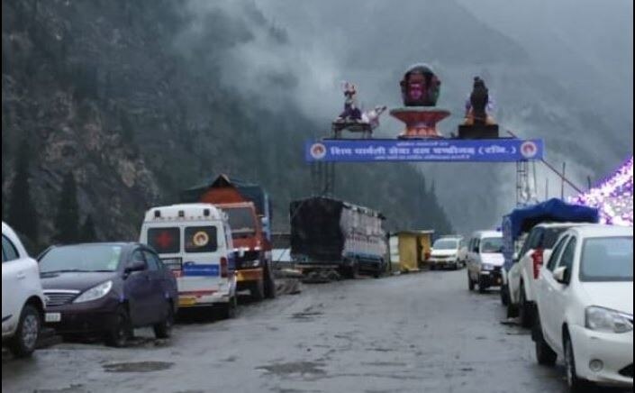 J&K: Amarnath Yatra stalled at Pahalgam due to bad weather conditions J&K: Amarnath Yatra stalled at Pahalgam due to bad weather conditions