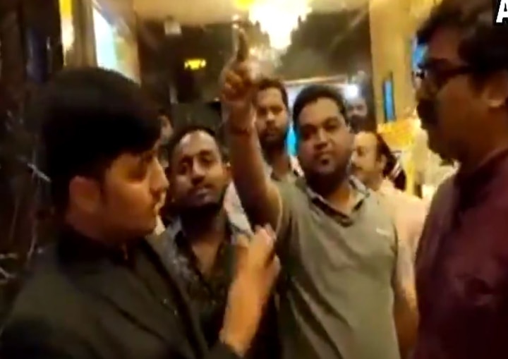 Watch: MNS workers slaps multiplex manager for 'over-priced' food items Watch: MNS workers slap multiplex manager for 'over-priced' food items