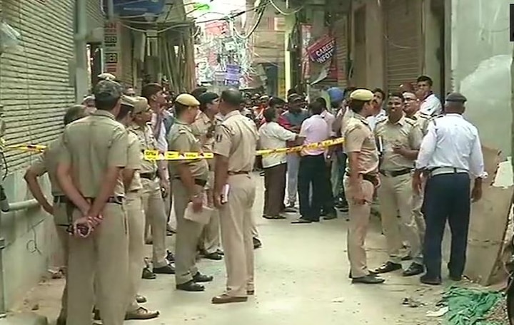 Delhi:11 members of same family found dead in Burari; some bodies found blindfolded Burari: 11 members of a family found dead; bodies discovered blindfolded