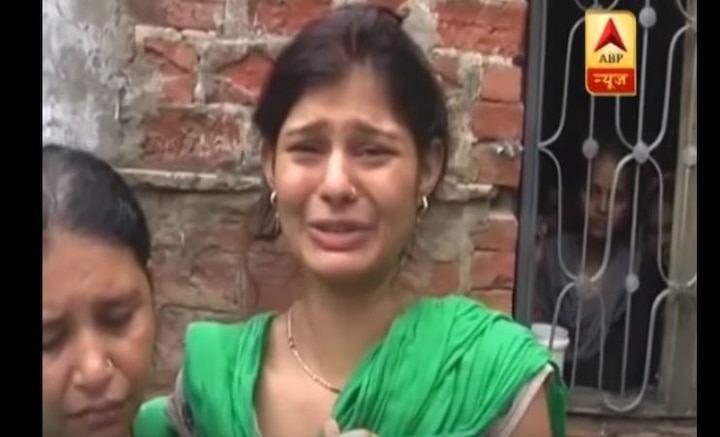 Bhadohi: WATCH - Girl cries to seek justice for father's ‘custodial death’, UP govt orders probe WATCH VIDEO: Girl cries to seek justice for father's ‘custodial death’ in Bhadohi, UP govt orders probe