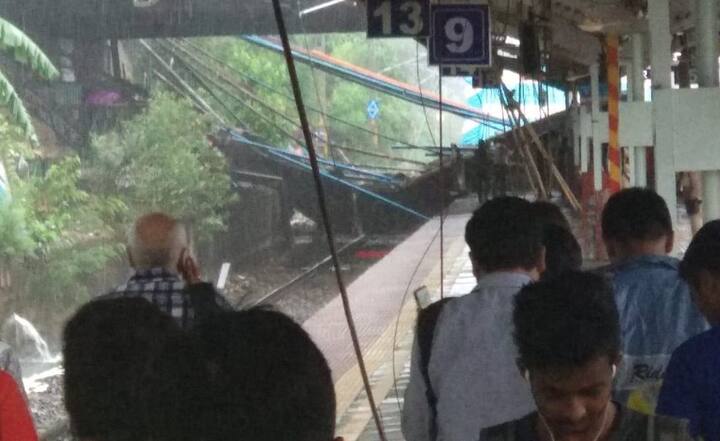 This accident comes after part of a bridge collapsed on tracks near Andheri Station towards Vile Parle on South end in Mumbai on Tuesday morning.