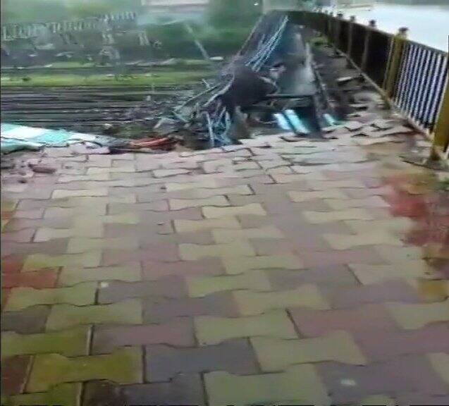 The part of a bridge of East-West Railway Bridge fell at around 7:30 in the morning. Courtesy: Twitter/ANI