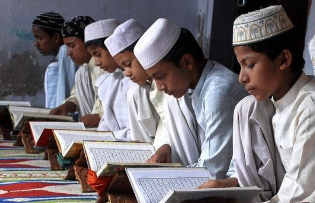 No more kurta-pyjama in Uttar Pradesh Madrasas? No more kurta-pyjama in UP Madrasas?