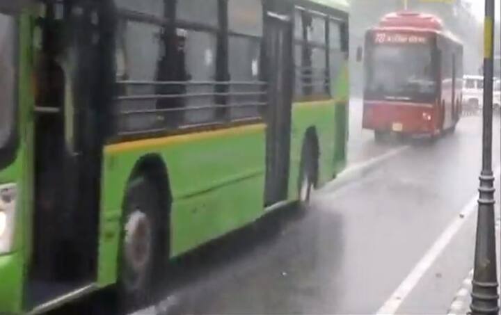 Earlier, India Meteorological (MeT) Department forecasted a cloudy sky for Wednesday morning with a possibility of light rains in a few areas towards the evening. (Videograb/ABP Live)