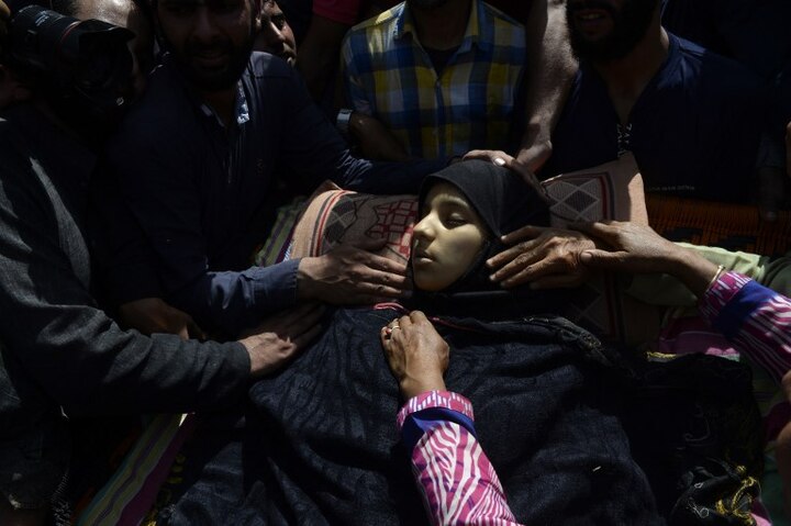 3 civilians, including a teenage girl shot dead in Kashmir 3 civilians, including a teenage girl shot dead in Kashmir