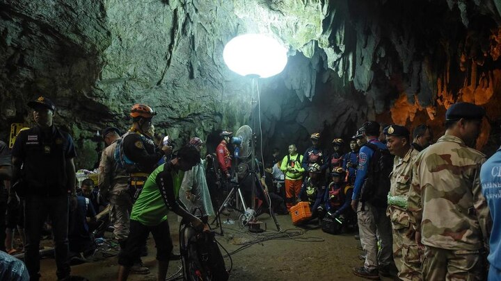 6 Thai schoolboys rescued from flooded cave 6 Thai schoolboys rescued from flooded cave