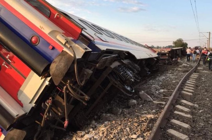 Turkey train disaster leaves 24 dead, hundreds hurt Turkey train disaster leaves 24 dead, hundreds hurt