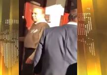 Video: Angry mob attacks Nawaz\'s Avenfield home in London; not behind it says PTI