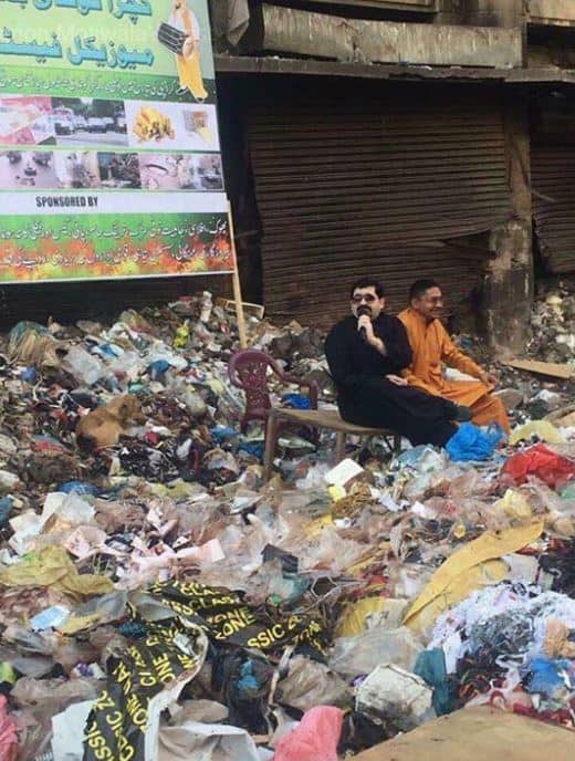 Motiwala is an independent candidate in Karachi and he of course has devised this new way of gaining attention which is undeniably working. It may appear funny but in his campaign he has made it a point to highlight the flawed plight of civic system in his city. Image- Facebook/ Ayaz Memom Motiwala