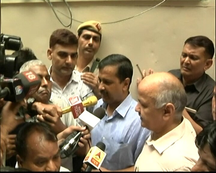 Arvind Kejriwal, Manish Sisodia meets Rabea school principal; Students, alumni protest in favor of management Arvind Kejriwal, Manish Sisodia meet Rabea school principal; Students, alumni protest in favor of management