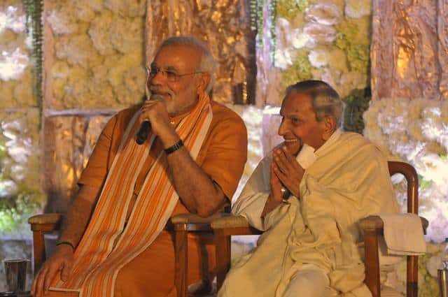 On Dada Vaswani’s 99th birthday in 2017, PM Modi wished him via video conference, saying, “We are fortunate to receive the blessings of Dada Vaswani on his birthday. Just like his followers, I have also experienced Dada’s calm smile and simplicity. I have had the opportunity of discussing several issues of paramount importance, such as nation building and social responsibilities, with Dada at a religious conference in United Nations. In Delhi, too, we held talks regarding several topics, such as education and health.” Photo Courtesy: Sadhu Vaswani Mission on Facebook