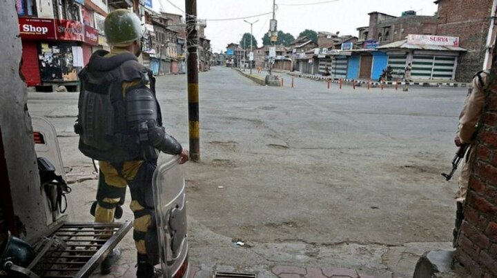 Curfew in north Kashmir town after youth killed in army firing Curfew in north Kashmir town after youth killed in army firing