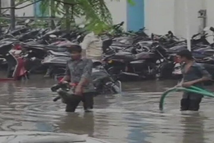 Heavy rains kill 19 people in one week in Gujarat Heavy rains kill 19 people in one week in Gujarat