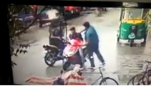 Caught on camera: College student stabbed to death in Surat in broad daylight Caught on camera: College student stabbed to death in broad daylight in Surat