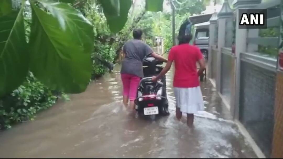 Heavy rains in Kerala disrupts normal life Heavy rains in Kerala disrupts normal life