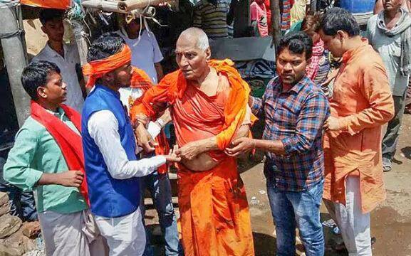 Attack on Agnivesh: FIR registered against eight leaders associated with BJP Attack on Agnivesh: Attempt to murder case registered against eight leaders associated with BJP Attack on Agnivesh: FIR registered against eight leaders associated with BJP