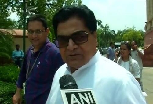 No-Confidence Motion: SP's Ram Gopal gets abusive Watch: SP's Ram Gopal Yadav abuses on camera when asked about no-confidence motion