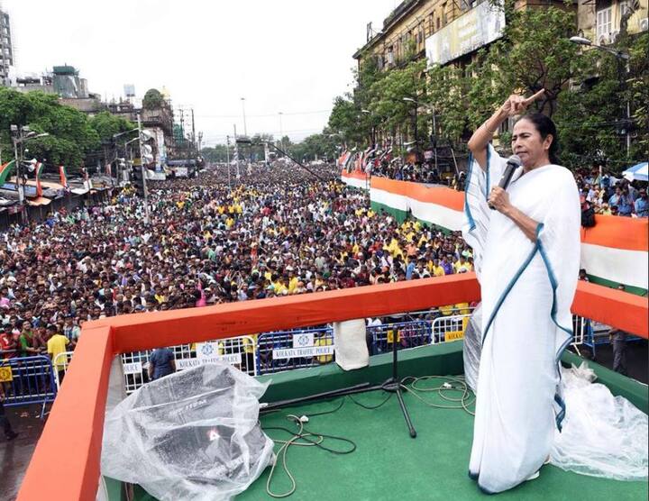 As the Trinamool Congress is observing its annual Martyrs’ Day rally in West Bengal on Saturday, July 21, 2018, around 6,000 police forces were deployed across Kolkata and other places to prevent any untoward incident. (Twitter/AITC)