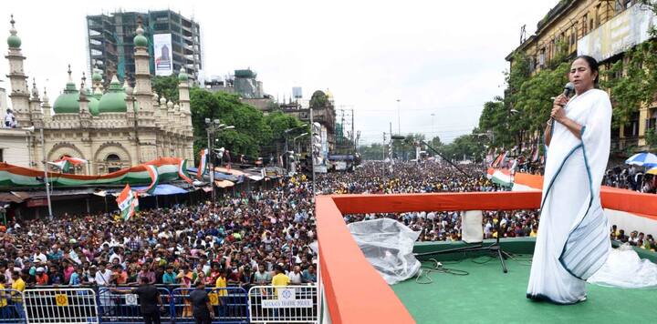 Supporters of the TMC attended a mass meeting addressed by West Bengal chief minister and TMC chief Mamata Banerjee in Kolkata on July 21, 2018. The event was held to commemorate the 13 activists killed by security forces on July 21, 1993 during a West Bengal Youth Congress rally. (Twitter/Mamata Banerjee)