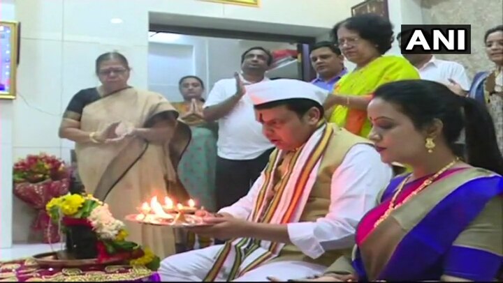 Fadnavis skips puja in Pandharpur, performs ritual at home Fadnavis skips puja in Pandharpur, performs ritual at home