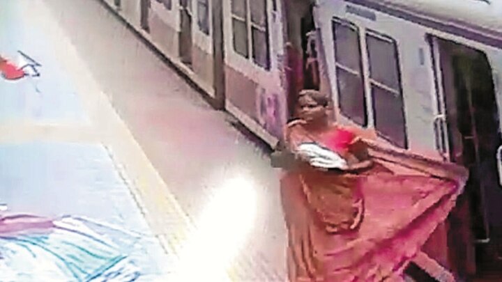 VIDEO: Woman's saree gets stuck in moving train, jawan saves her VIDEO: Woman's saree gets stuck in moving train, jawan saves her