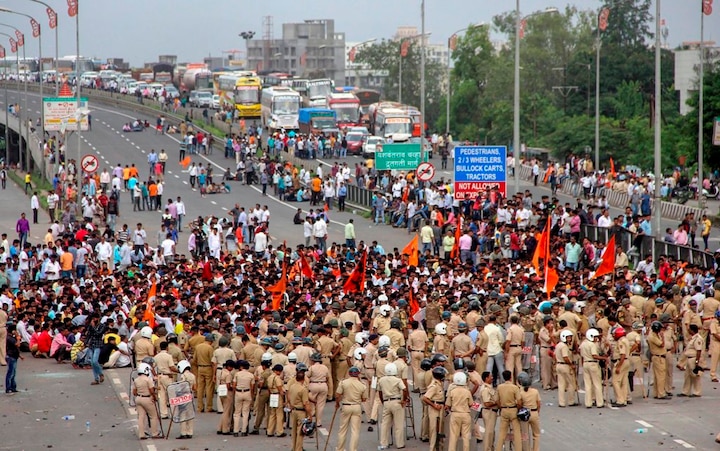 Maharashtra bandh: Two Maha MLAs 'quit' in support of Maratha quota demand Maharashtra bandh: Two Maha MLAs 'quit' in support of Maratha quota demand