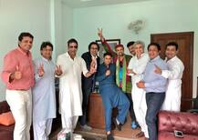 IN PICS: Former cricketer Wasim Akram visits Imran Khan\'s residence to congratulate \'Kaptaan\'