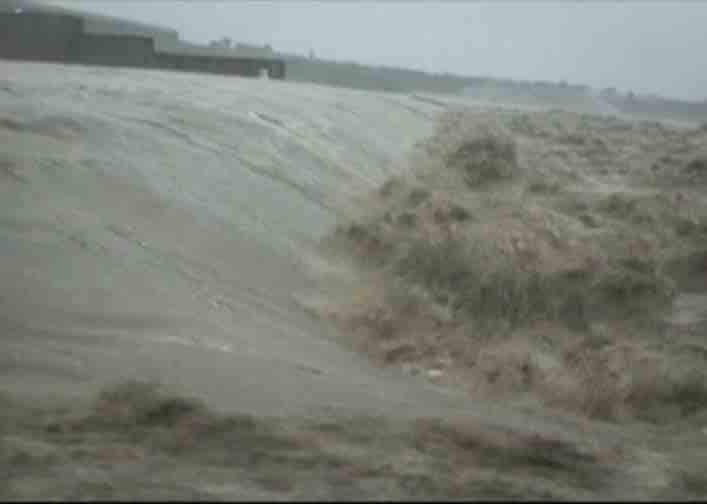 Release of 5 lakh cusec of water in the Yamuna by neighbouring Haryana propelled CM Kejriwal to call an emergency meeting. 