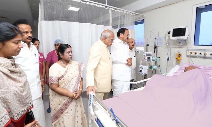 Karunanidhi health: Party releases image of DMK chief on bed, VP Naidu visits hospital Karunanidhi health: Party releases image of DMK chief on bed, VP Naidu visits hospital